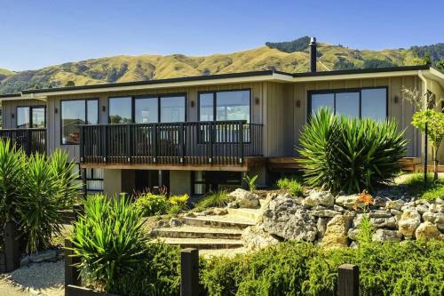 Pohara Casa | Pohara's Seaside Accommodation
