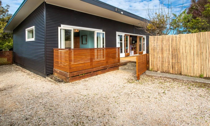 Pohara Casa | POHARADISE - POHARA BEACH HOLIDAY HOME, pet friendly in Pohara Beach