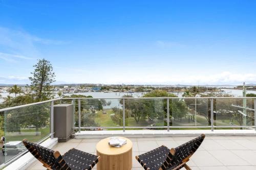 Buddina Apartamento | Point Cartwright Penthouse - Ocean and River Views