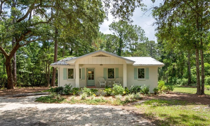 Fairhope Casa | Point Clear Cottage