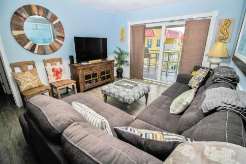 Point East Casa | Point East 318