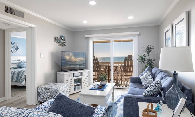 Emerald Isle Condominio | Point Emerald A-305, Oceanfront Condo in Emerald Isle, NC!