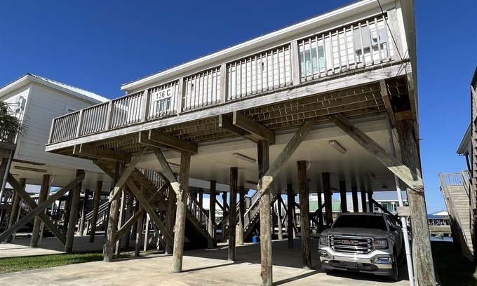 Golden Meadow Casa | Point Fourchon C - Island Realty