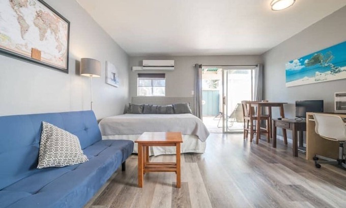 Roseville - Fleet Ridge Apartamento | Estudio Point Loma con cocina, entrada privada y patio privado