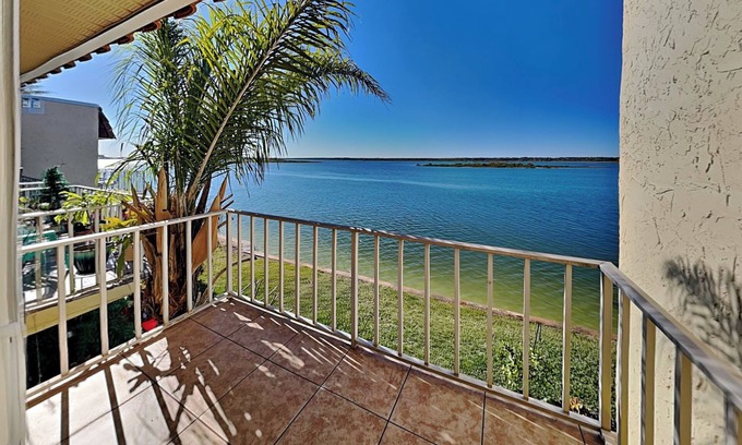 Crescent Beach Condominio | Point Matanzas