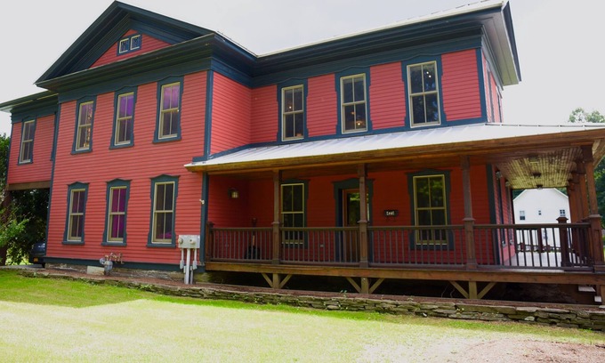 Hancock Casa | Point Mountain Guest House - Un pueblo destacado
