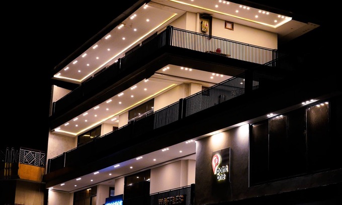 Miandam Hotel | Point One