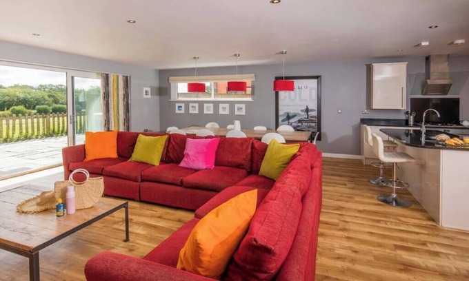 Winnard's Perch Casa | PointBreak Sleeps 12 & hot tub-Great for large groups!