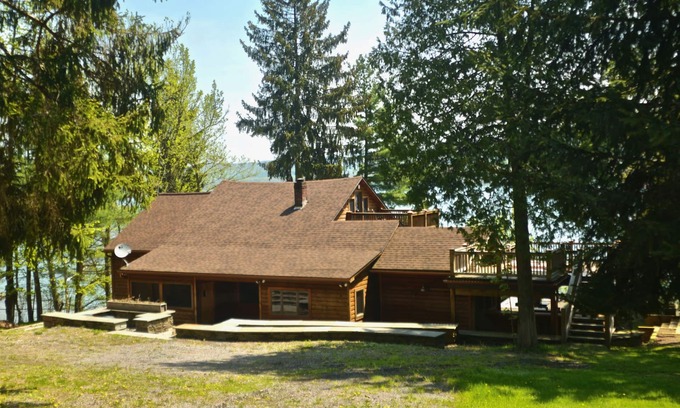 Cooperstown - Otsego Lake Casa | Pointe of View on Otsego Lake. 4 Bedrooms, 4 Bathrooms, 6 miles from Cooperstown