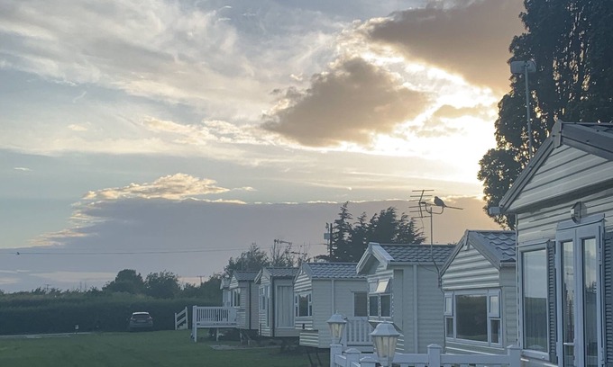 Colchester Casa | Poker Dot Getaway 2 - Stay-play-getaway