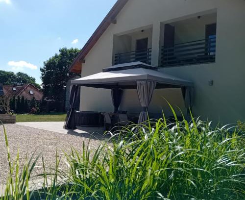 Dabrowno Casa | Pokoje gościnne Słoneczny Klon Dąbrówno