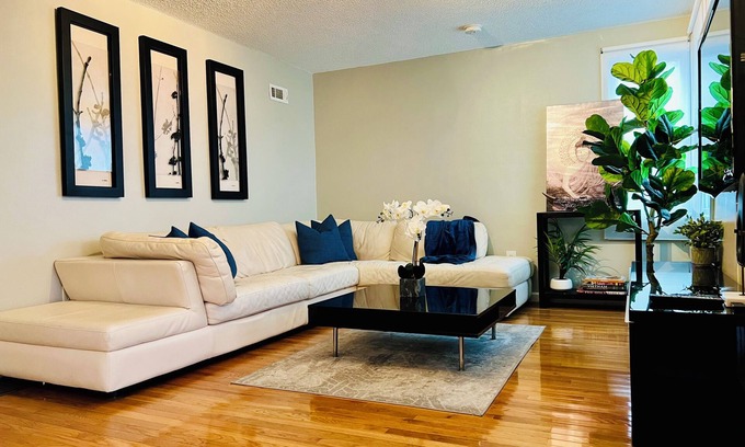 North Buffalo Casa | Polished & Modern Space in Amherst