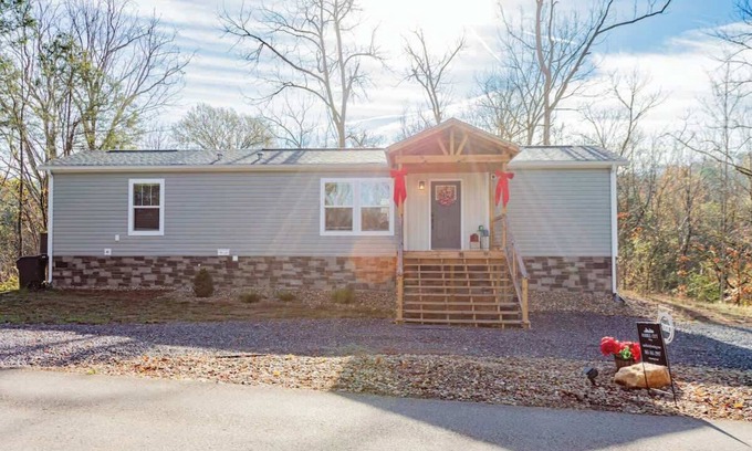 Kodak Casa | Pollard Place 2BR 2 BA Smokies Winterfest