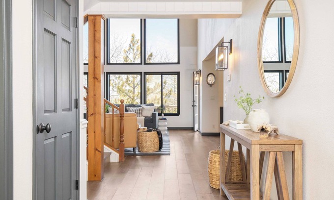 Lake Arrowhead Cabaña | Pollock by Avantstay Stunning Views w/ Movie Room, Hot Tub, Game Room & Large Balcony