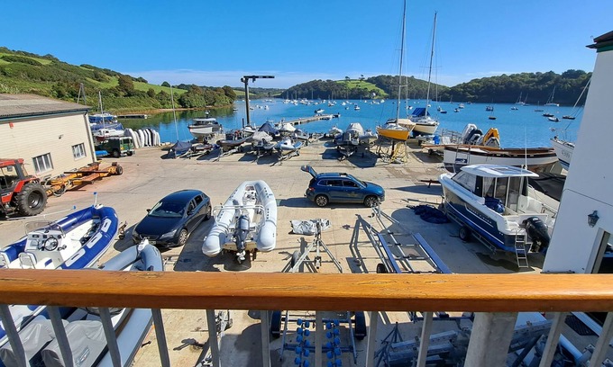 St. Mawes Apartamento | Polmaro - an apartment that sleeps 2 guests in 1 bedroom