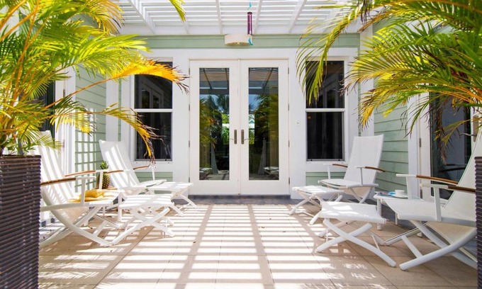 West Bay Casa | Pomegranate Cottage by Grand Cayman Villas & Condos