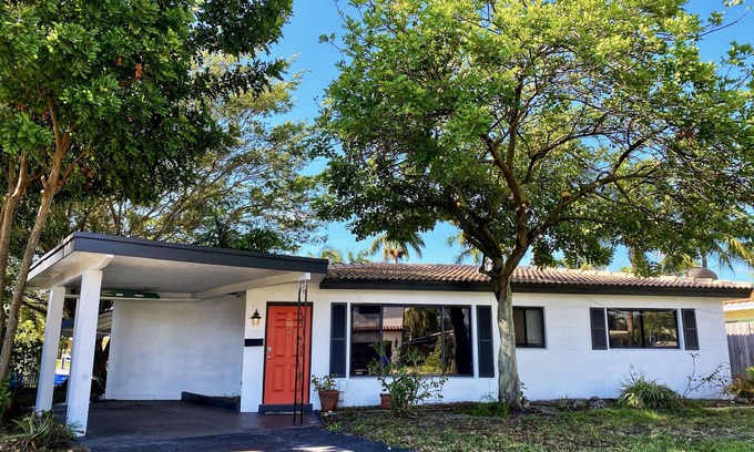 Garden Isles Casa | Pompano Beach oasis on the canal! Minutes from the beach.