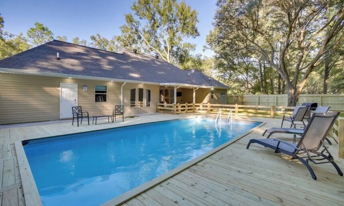 Robert Casa | Ponchatoula - Robert Oasis with Pool & Game Room