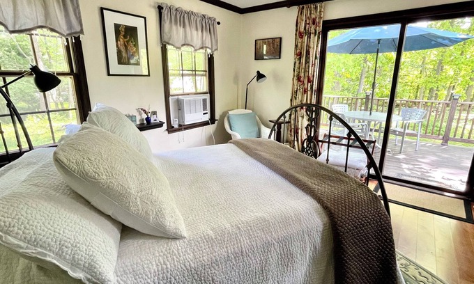 Doylestown Apartamento | Pond View Cottage