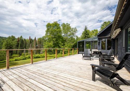 Moscow Casa | Pond Views, Sauna, Game Room and In-Law Suite