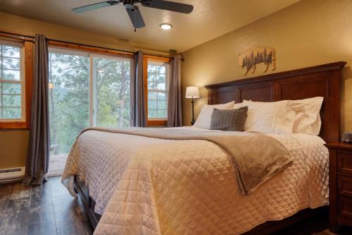 Hot Springs Casa | Ponderosa Cabin at Highland Meadows