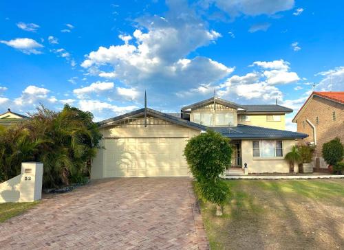 Yamba Casa | Ponderosa - Pet Friendly Waterfront