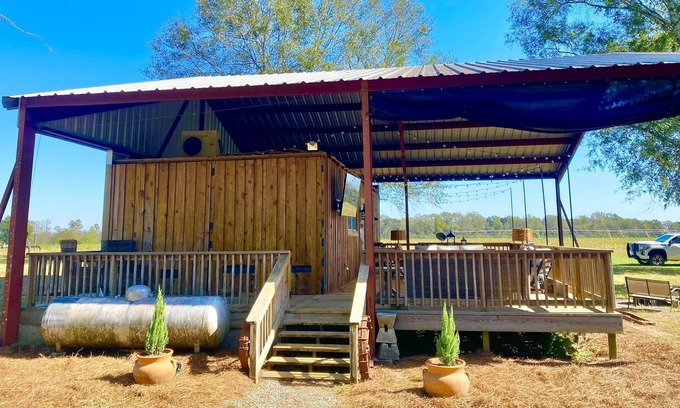 Dawson Cabina | Pondfront Tiny House - Private Escape to the Peaceful Countryside