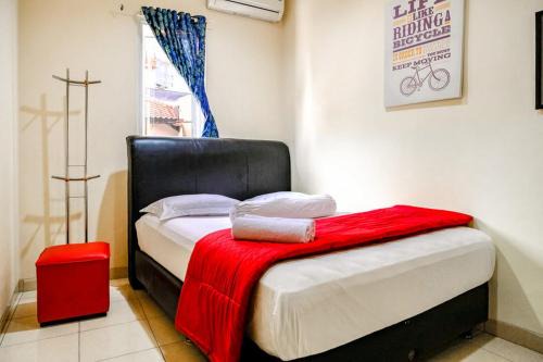 Kemanggisan Casa | Pondok Malabar Mitra RedDoorz