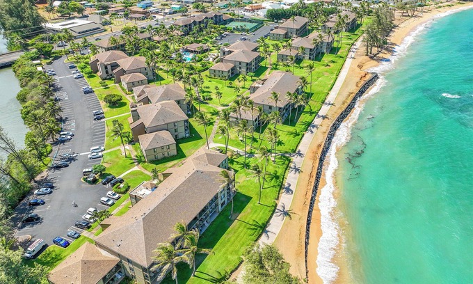 Kapaa Condominio | Pono Kai Resort J201, 2nd Floor, Walk to Beach