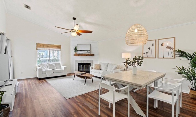 Dolphin's Cove Casa | Ponte Vedra Beach Coastal Getaway: Sleeps 8
