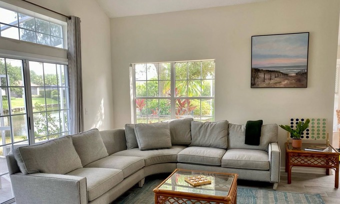 Sawgrass Casa | Ponte Vedra Sawgrass | 4 Bedroom | Shared Pool | Beach Access & Lake View | Golf
