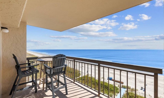 North Myrtle Beach Apartamento | Pool- 2 Beds- Oceanfront Corner at Buena Vista