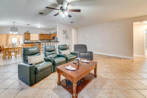 West San Antonio Casa | Pool Access and Fenced Yard San Antonio Family Home
