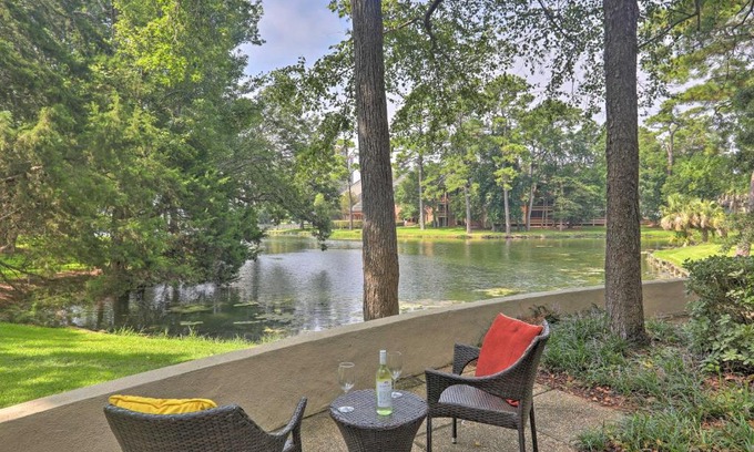 Arcadian Shores Villa | Pool Access and Lake Views Kingston Resort Villa!