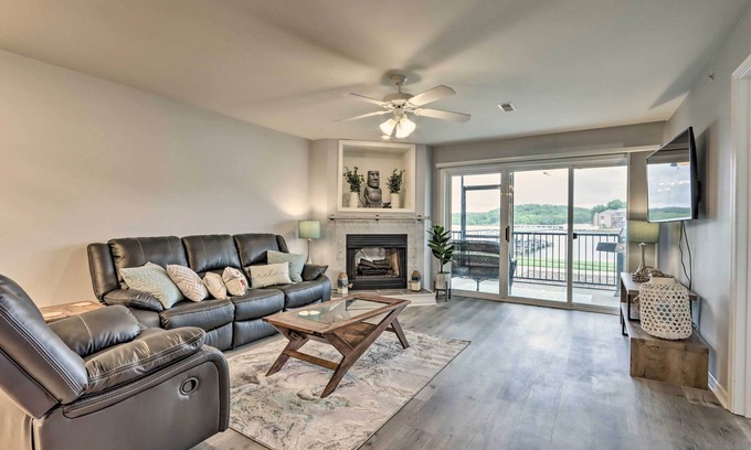 Camdenton Condominio | Pool Access & Lake Views: Camdenton Condo