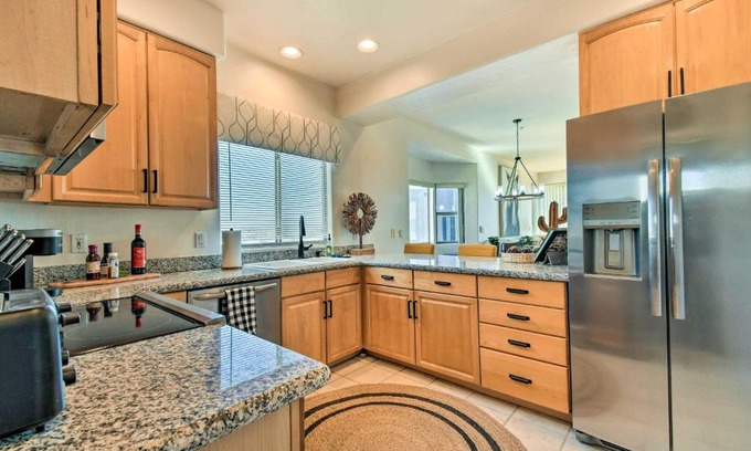 Fountain Hills Apartamento | Pool Access Mountain-View Condo in Fountain Hills
