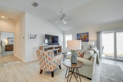 Wildwood Casa | Pool Access, Patio and Grill Sunny Florida Escape!