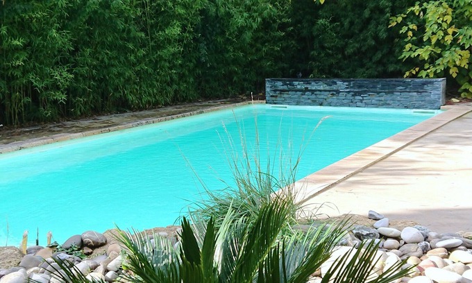 Rognes Casa | PISCINA Y JACUZZI EN LA CAMPAÑA DE AIXOIS