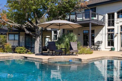 Glenlake Casa | Pool, Cabana & Amazing Views - Picturesque Point