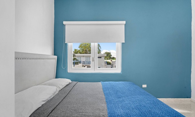 Punta Las Marias Apartamento | Pool Close to the Shore Complimentary Treats