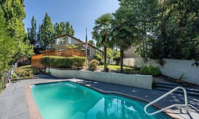 Medford Casa | POOL - Deck - Light Bright Open - 4 bedroom