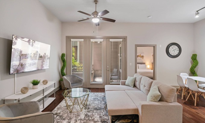 Woodbridge Cama Y Desayuno | Loft | Spacious | Free-Parking