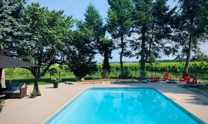 Niagara-on-the-Lake Casa | Pool Hot Tub Private Vineyard Oasis for 6 in NOTL