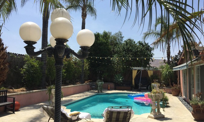 Glen Avon Apartamento | Piscina Casa / Invitados Entrada Privada, Patio Privado, Silencioso, CLEAN