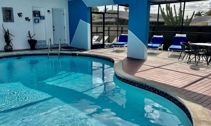 Allapattah Casa | Pool House in Heart of Miami-10 from South Beach