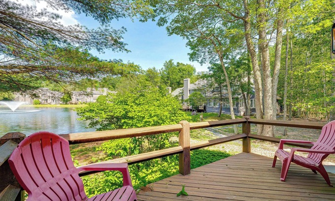 White Haven Condominio | Pool & Marina Access: Condo w/ Deck in Jim Thorpe