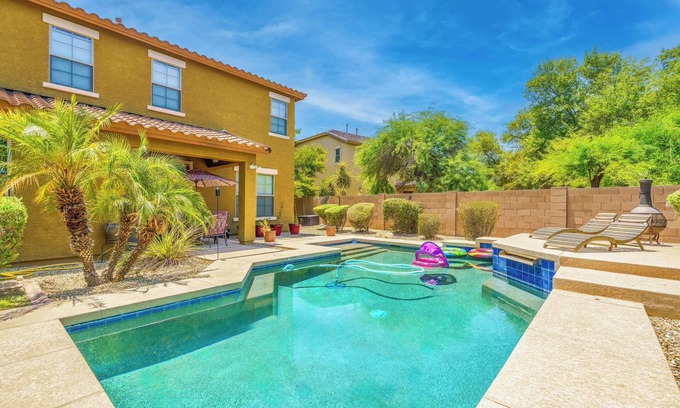 Palm Valley Casa | Pool, Movie Room, Games, Grill!