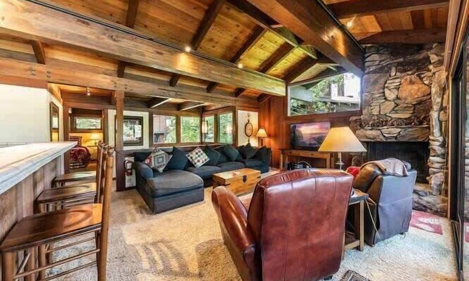 Tahoe Tavern Casa | Close to Palisades@LakeFront Property-Walk to Town