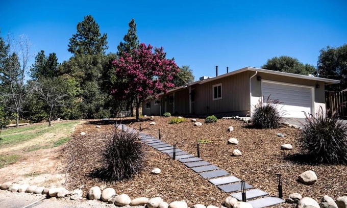 Diamond Springs Casa | Pool! Quite, Private, remodeled home on the hill