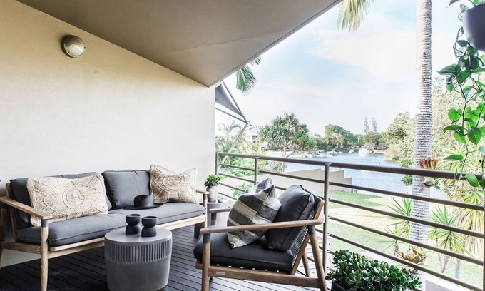 Noosaville Villa | POOL - RIVER VIEW - STYLE - AIR CON